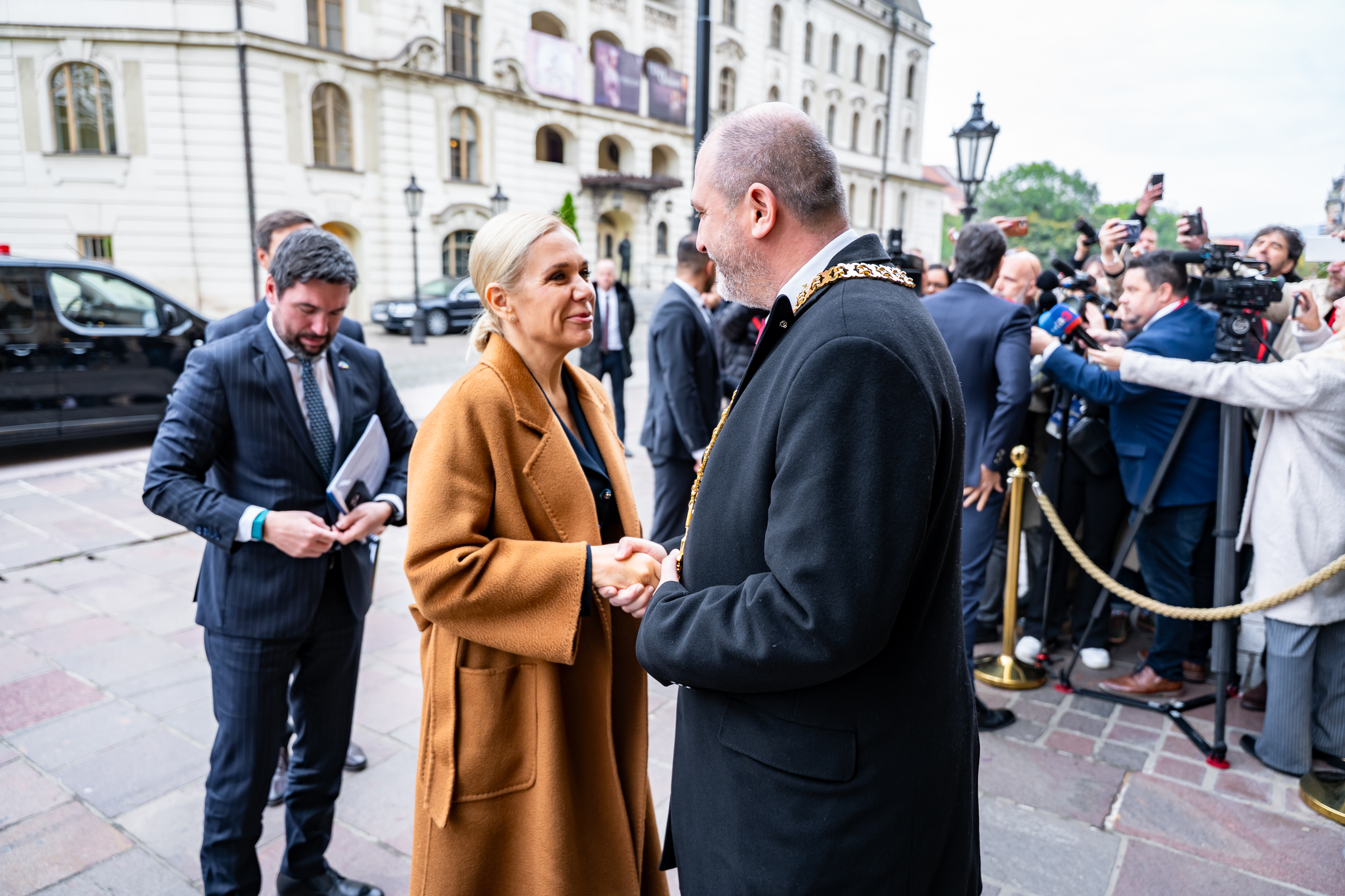 Spolocne rokovanie clenov vlad Slovenskej republiky a Ukrajinyr-10